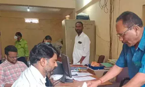 వేములవాడలో ఏసీబీ దాడులు