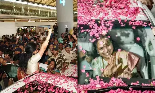 ఎమ్మెల్సీ కవితకు ఘన స్వాగతం పలికిన బీఆర్ఎస్ శ్రేణులు