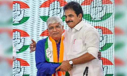 కేజ్రీవాల్కు షాక్.. కాంగ్రెస్లో చేరిన ఆప్ ఎమ్మెల్యే