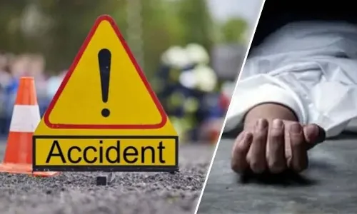 road accident, APnews, East Godavari, Mini lorry overturned
