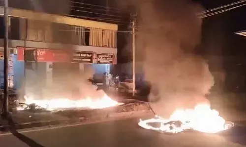 Karnakata: గణేష్ ఊరేగింపులో ఘర్షణ.. దుకాణాలకు నిప్పు, పలువురికి గాయాలు