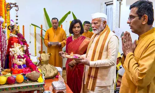 PM Modi, Ganpati Puja celebrations, Chief Justices home, National news