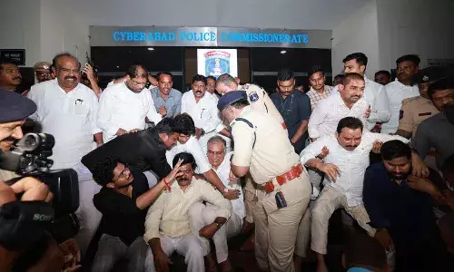 హరీశ్‌రావు అరెస్ట్