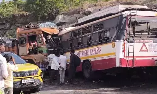 చిత్తూరు జిల్లాలో ఘోర రోడ్డుప్రమాదం, 8 మంది దుర్మరణం