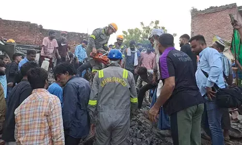 6 killed, Meerut, building collapse, national news