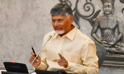 టీటీడీ లడ్డూ తయారీలో నెయ్యి అంశంపై సీఎం ఉన్నత స్థాయి సమీక్ష.. నివేదిక ఇవ్వాలని ఈవోకి ఆదేశం