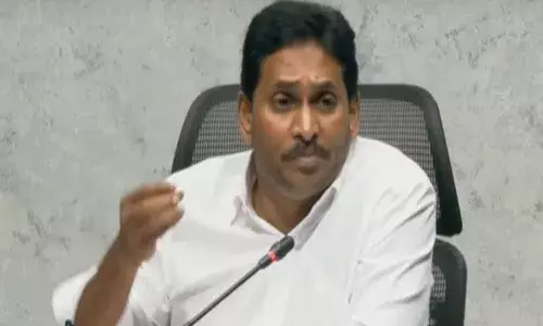 తిరుమల వ్యవస్థను చంద్రబాబు భ్రష్టు పట్టిస్తున్నారు: జగన్