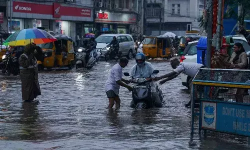 బంగాళాఖాతంలో అల్పపీడనం,  భారీ వర్షాలు