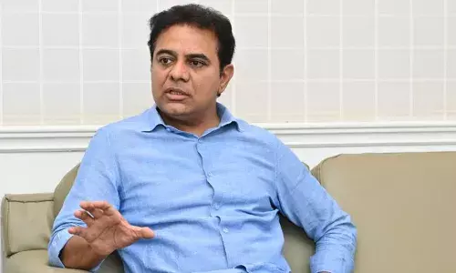 కొండా సురేఖ ఏడిస్తే మాకు సంబంధం లేదు: కేటీఆర్