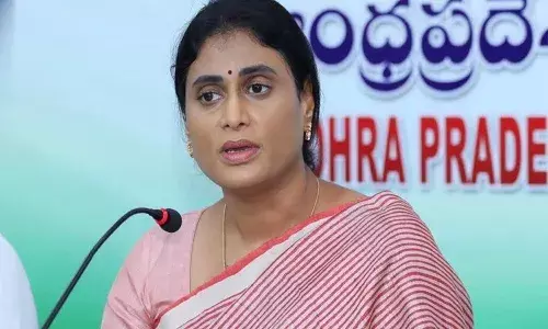 లడ్డూ వివాదాన్ని రాజకీయ పార్టీలు వాడుకుంటున్నాయి: వైఎస్ షర్మిల