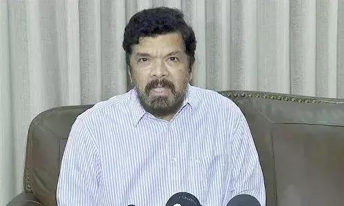 మీడియా ముందు పోసాని.. వాళ్లు బెదిరిస్తున్నారంటూ..!