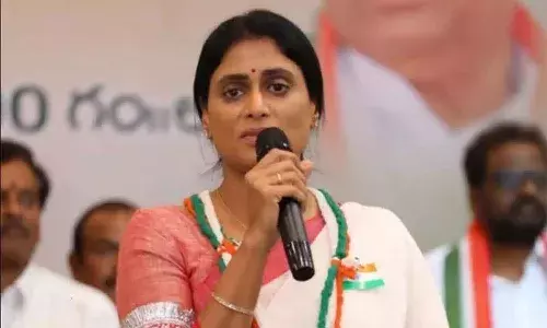 సీబీఐ విచారణకు పట్టుబట్టింది కాంగ్రెస్ పార్టీనే : షర్మిల