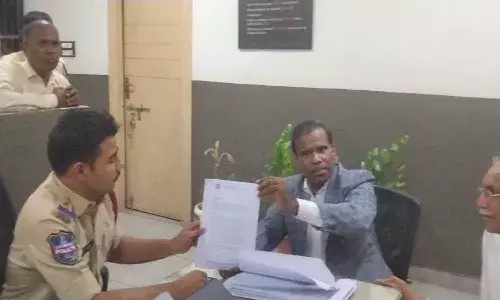 పవన్ కళ్యాణ్పై పోలీసులకు ఫిర్యాదు చేసిన కేఏ పాల్