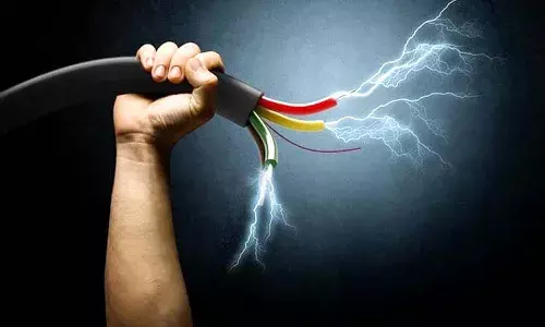 Hyderabad, Two workers died, electrocution