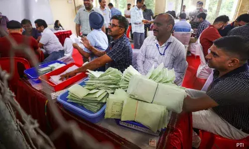 హర్యానాలో బీజేపీ, కాంగ్రెస్ల మధ్య హోరాహోరీ పోరు