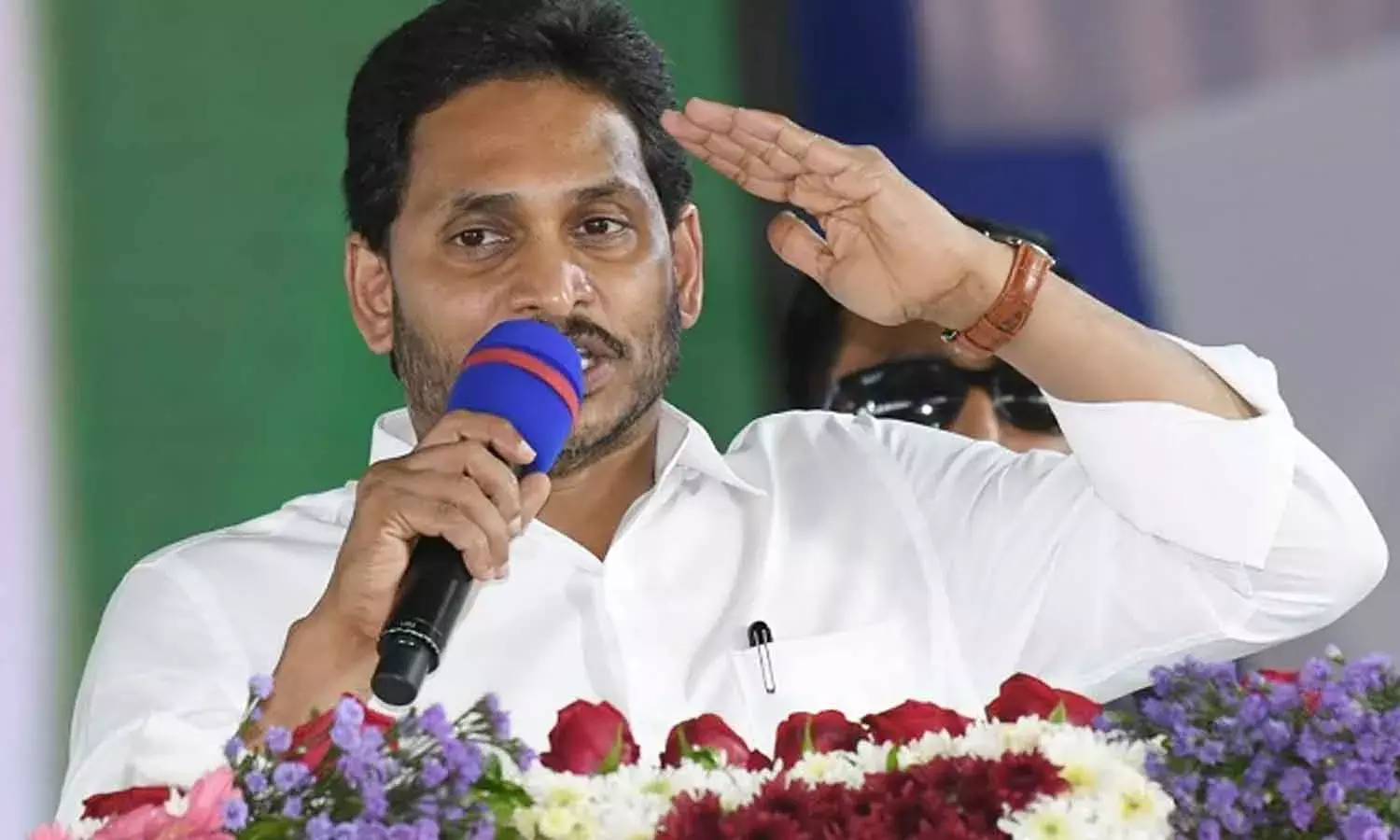 రెడ్ బుక్‌కు పోటీగా కొత్త బుక్‌ను ప్రవేశపెట్టిన వైఎస్ జగన్