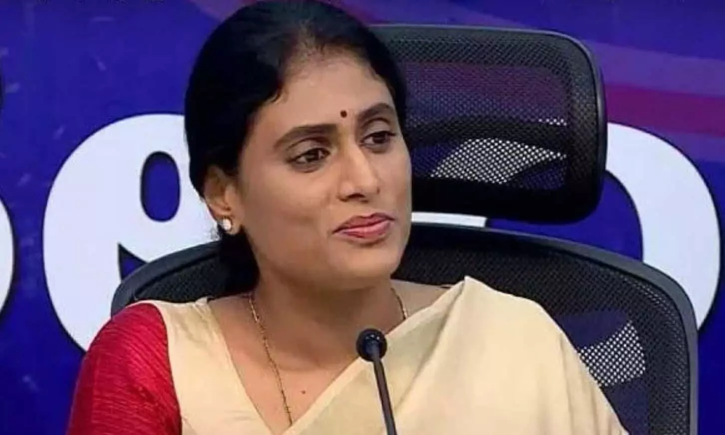 ప్రధాని మోడీఫై షర్మిల ఫైర్.