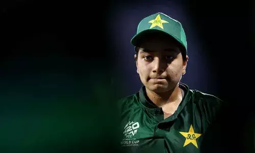 తండ్రి చనిపోయారు.. ఇంటికి వెళ్లిన కెప్టెన్