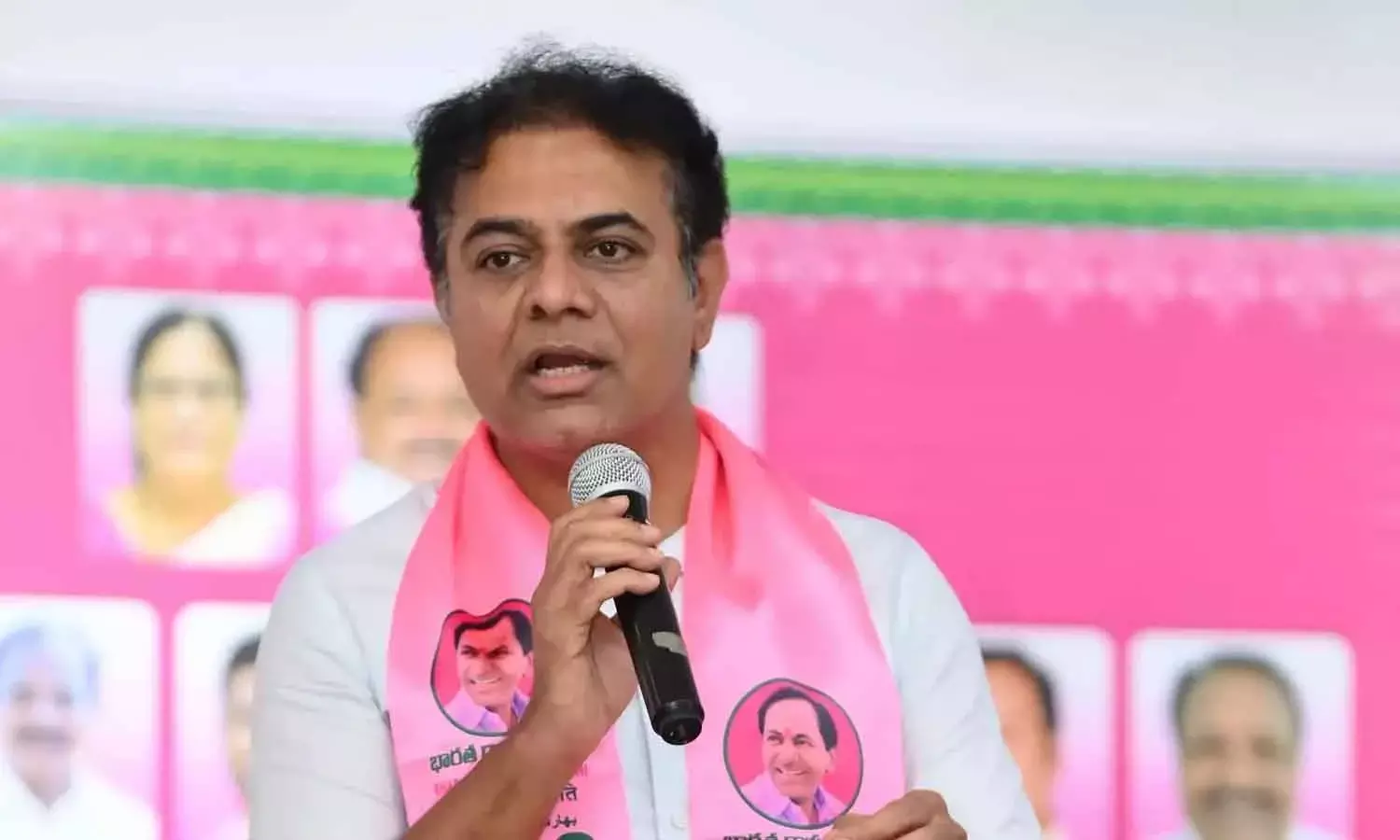 వారిని కాపాడుతోంది పెద్దన్నే: కేటీఆర్