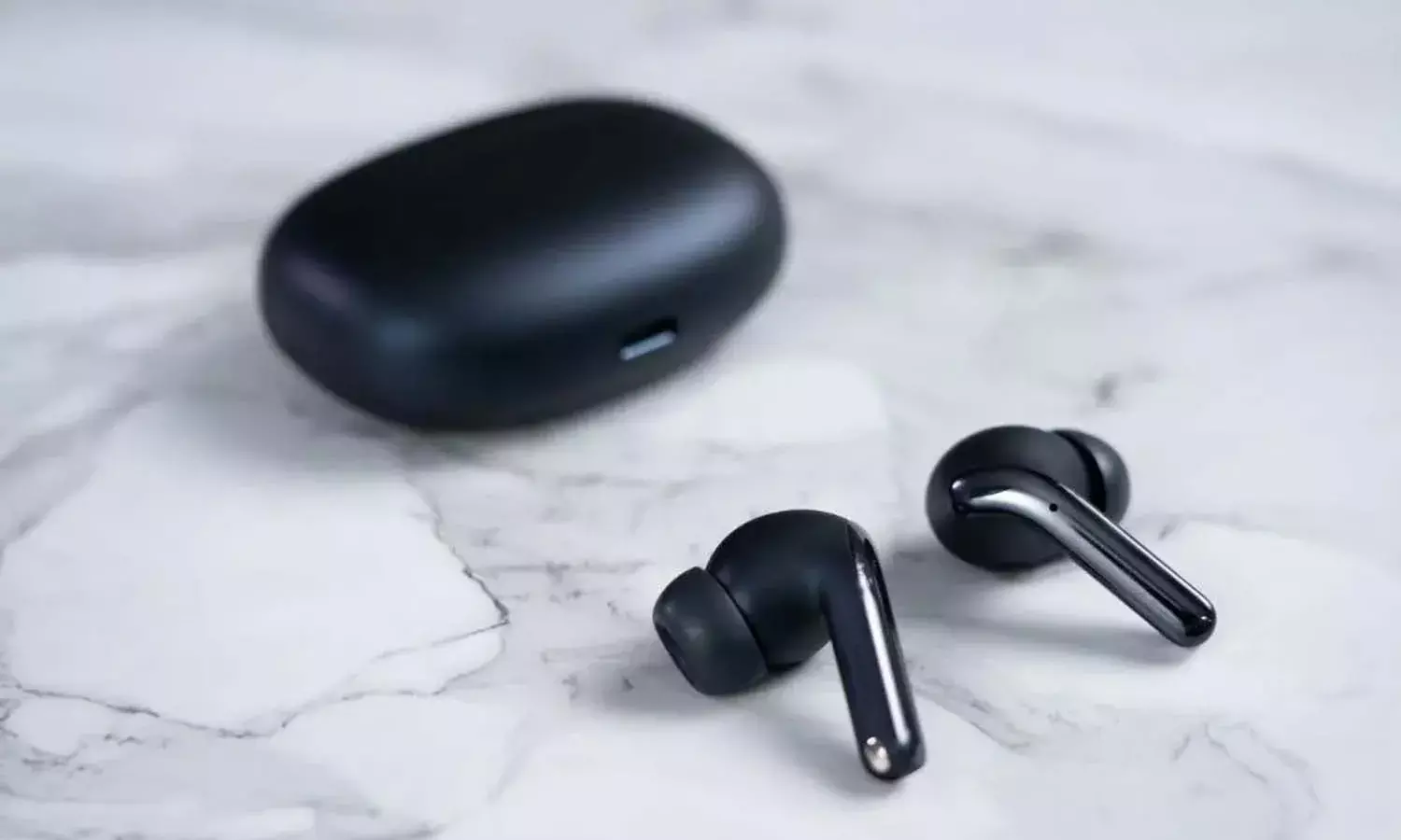 ear buds, precautions,  Life style, Earphones