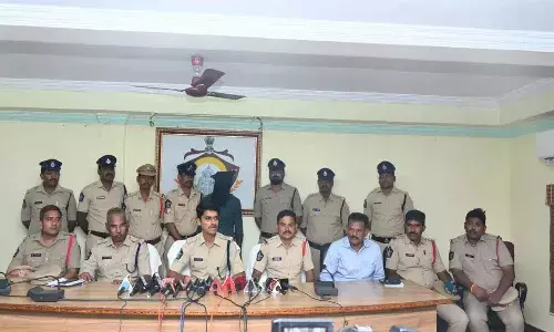 మహిళలే వారి టార్గెట్.. ఒడిశా నుండి వచ్చారు..!