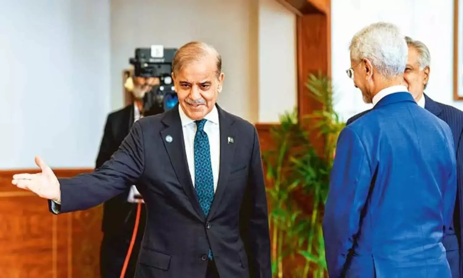 భార‌త్‌-పాక్‌లు మళ్లీ ద్వైపాక్షిక సిరీస్‌లు ఆడబోతున్నాయా.? జైశంకర్, ఇషాక్ దార్ మధ్య ఏం జరిగింది.?