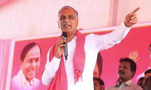 రాష్ట్రంలోని ఒక్కో మహిళకు రూ. 25,000 వేలు బాకీ పడ్డారు : మాజీ మంత్రి హరీష్ రావు