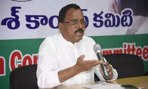 బీఆర్ఎస్ నాయకులు మూసీ పక్కన ముక్కు మూసుకోకుండా ఉండగలరా.? : కాంగ్రెస్ ఎంపీ