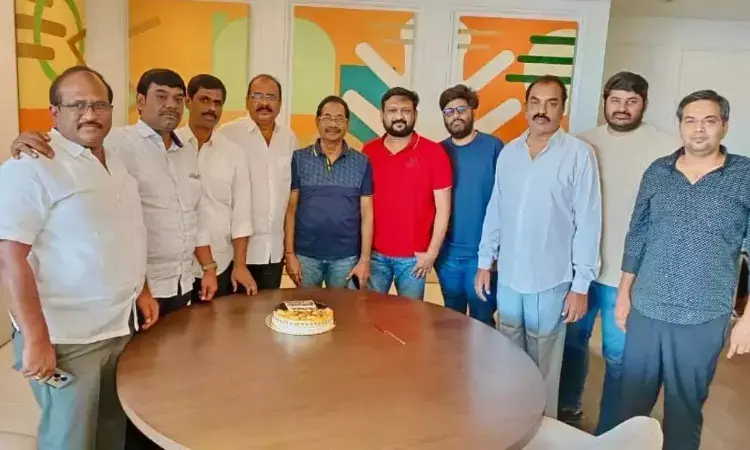 దుబాయ్ లో పార్టీ చేసుకున్న దేవర డిస్ట్రిబ్యూటర్లు