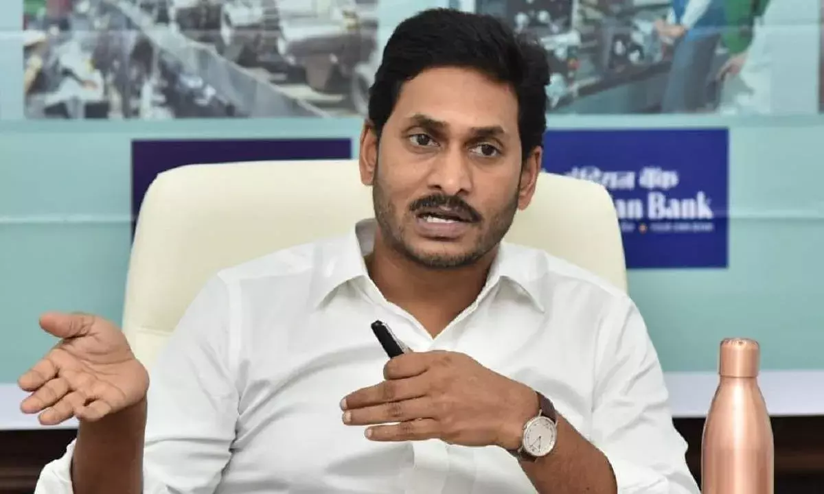 విద్యార్థినిపై అత్యాచార ఘటన.. చంద్రబాబుపై జగన్ ఆగ్రహం