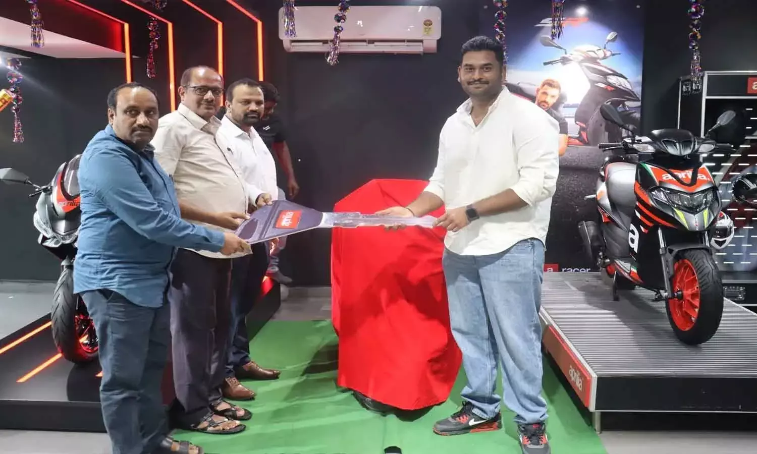 తిరుపతిలో 25వ ఏప్రిలియా ఆర్ఎస్ 457ను డెలివరీ చేసిన నికి మోటర్స్