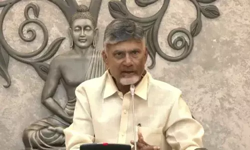 ఆస్తిలో వాటా ఇవ్వకుండా తల్లీ, చెల్లిని రోడ్డుకు లాగి మమ్మల్ని నిందిస్తున్నాడు : సీఎం చంద్రబాబు