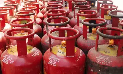 Minister Nadendla Manohar gave a big update on the implementation of the free gas cylinder scheme