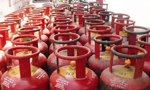 Andhrapradesh,Free Gas Cylinders, Minister Nadendla manohar, APnews