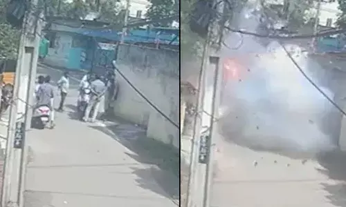 Andhrapradesh, man carrying firecrackers, scooter, explosion, Eluru