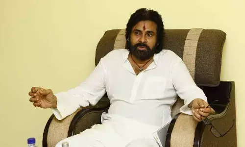 మెతక ప్రభుత్వం కాదంటూ పవన్ కళ్యాణ్ హెచ్చరికలు