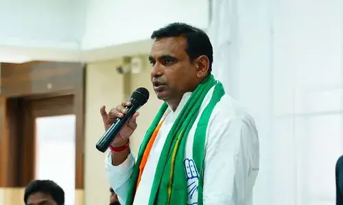 సీఎం 10 నెలల్లో ఒక్కరోజు సెలవు తీసుకోలేదు.. కేసీఆర్ పదేళ్లలో..