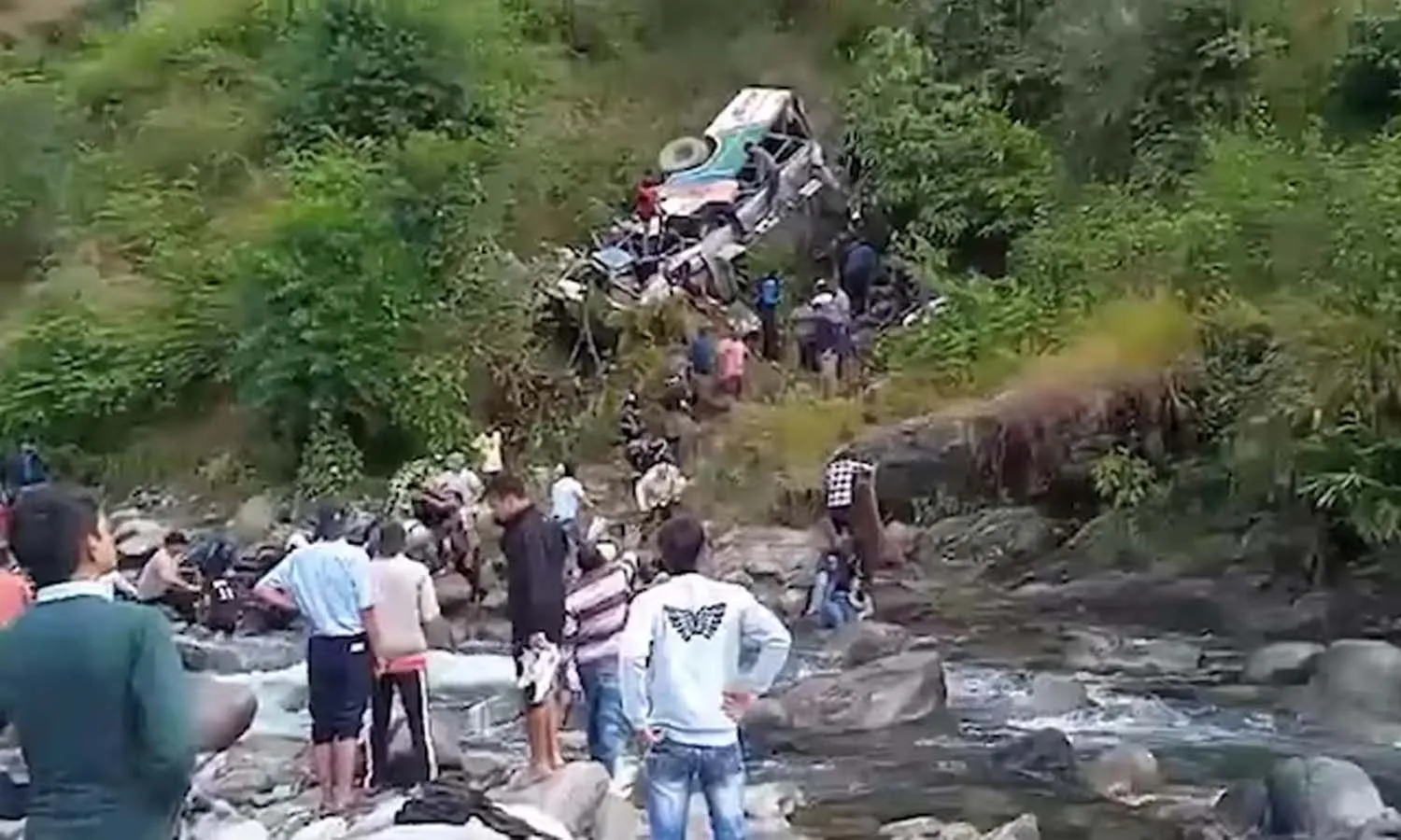 bus fell into a valley, Uttarakhand, Almora, Marchula