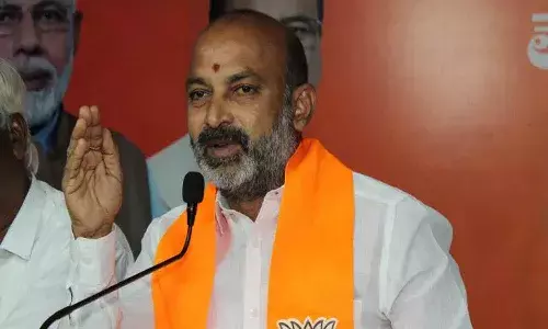 రాహుల్.. 6 గ్యారంటీలపై సమాధానం చెప్పే దమ్ముందా.? : బండి సంజయ్