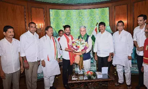 గవర్నర్తో ముఖ్యమంత్రి రేవంత్ రెడ్డి భేటీ