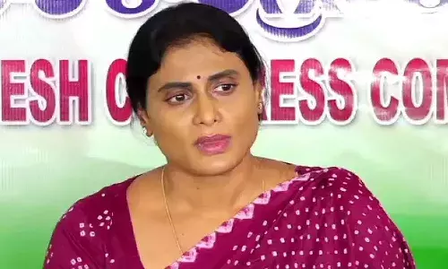 నా ఇంటి పేరు మార్చి శునకానందం పొందారు : వైఎస్ షర్మిల