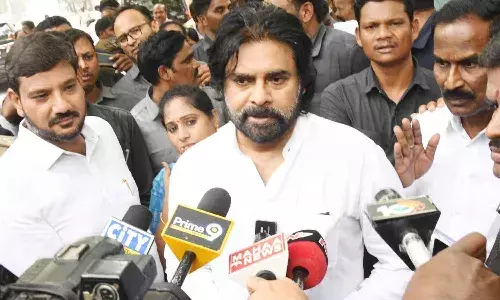 పోలీసులను బెదిరిస్తే కఠిన చర్యలు.. డిప్యూటీ సీఎం పవన్ కళ్యాణ్ హెచ్చరిక