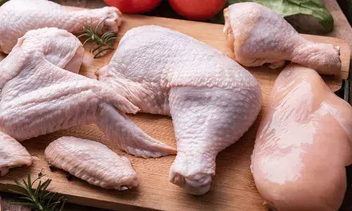 భారీగా తగ్గిన చికెన్ ధరలు