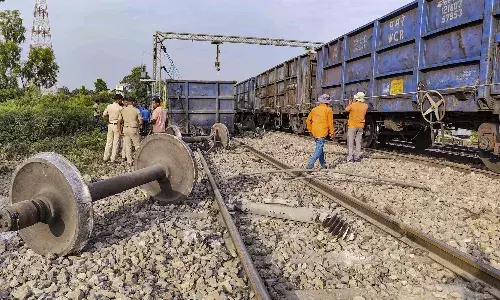 Goods train derails, Peddapalli, passenger trains cancelled, SCR