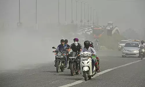 దేశ రాజధానిలో తీవ్రమైన వాయు కాలుష్యం.. ప్రభుత్వ కార్యాలయాల పని వేళలు మార్పు