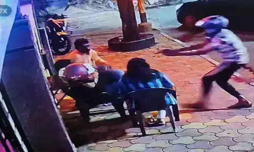 తృటిలో చావు నుండి తప్పించుకున్న కౌన్సిలర్