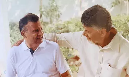 సీఎం చంద్రబాబు సోదరుడు రామ్మూర్తి నాయుడు కన్నుమూత