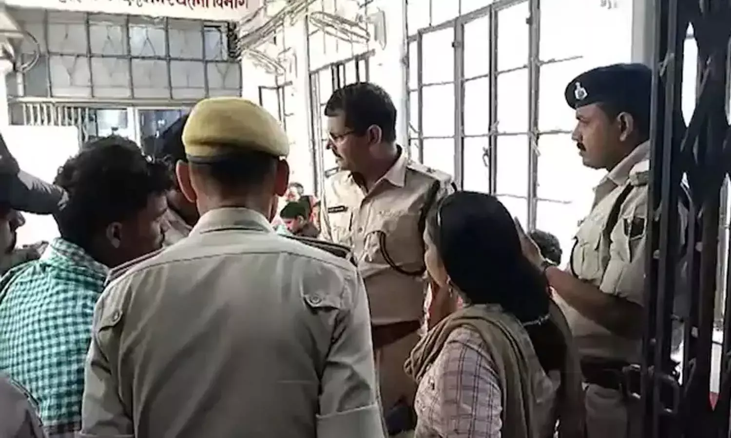 Dead patient, eye missing, Patna hospital, doctors
