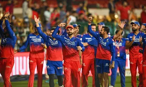 ఆ ఐదుగురిపై క‌న్నేసిన RCB
