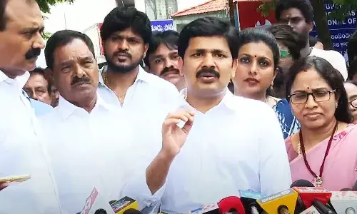 ఫిర్యాదు చేసేందుకు వెళ్తే 40 నిమిషాలు పట్టించుకోలేదు : తిరుపతి ఎంపీ